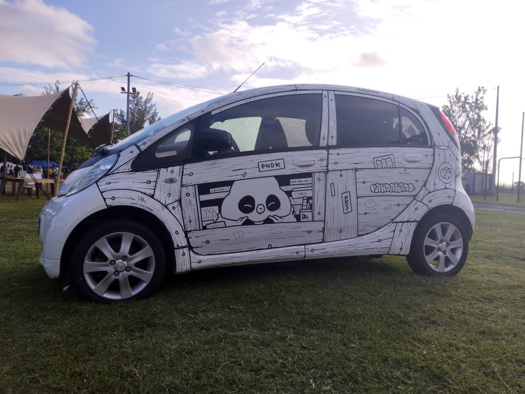 Pandakroo customise une voiture
